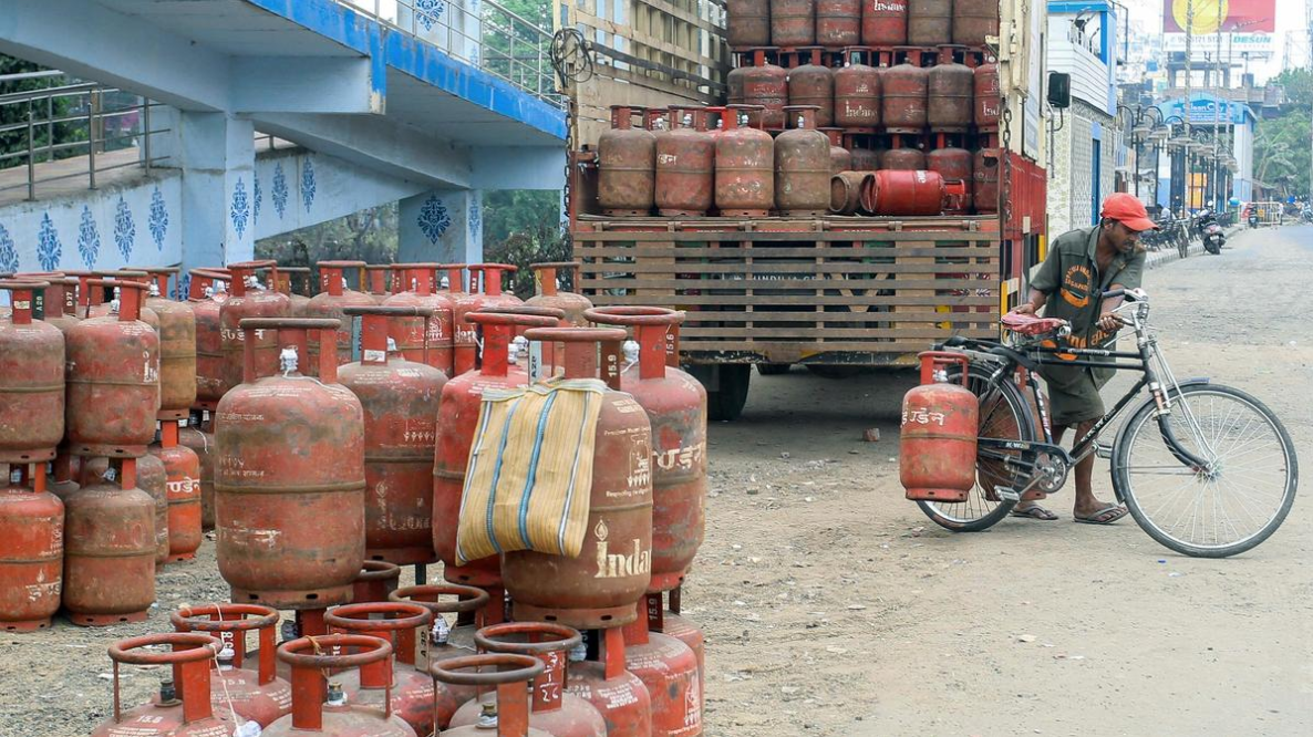 Fuel crisis LIVE: Chhattisgarh Caps LPG, Sets Timeline